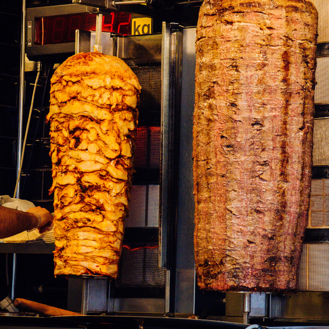Döner kebab al espeto Pita House Badalona - carne cortada al momento